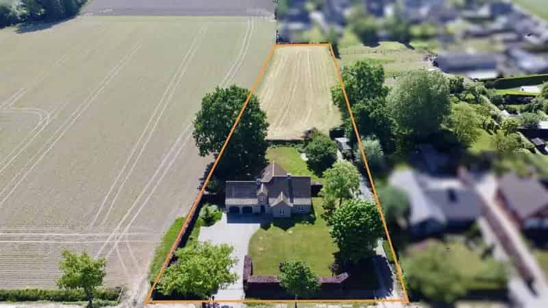 Huis + weiland