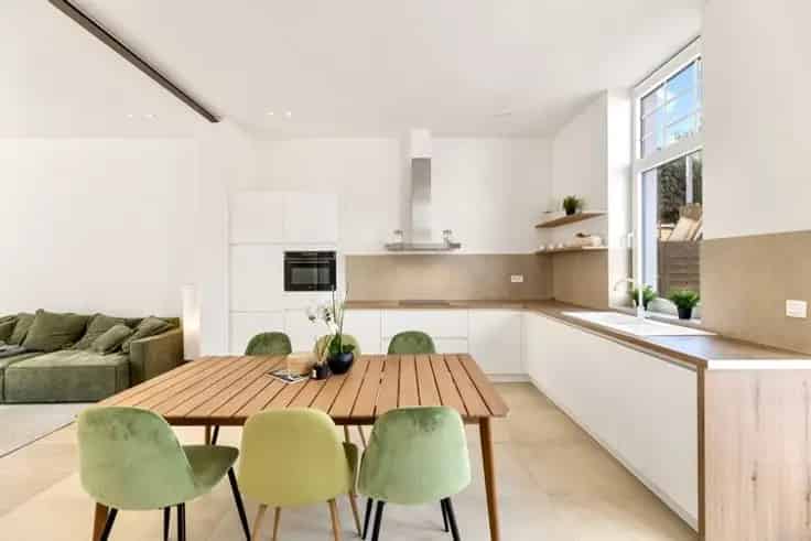 Gerenoveerde woning 5 slaapkamers Moen
