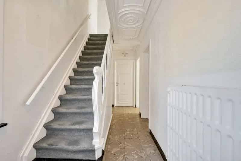 TE RENOVEREN HUIS MET LANDELIJKE LIGGING EN UITBREIDINGMOG.