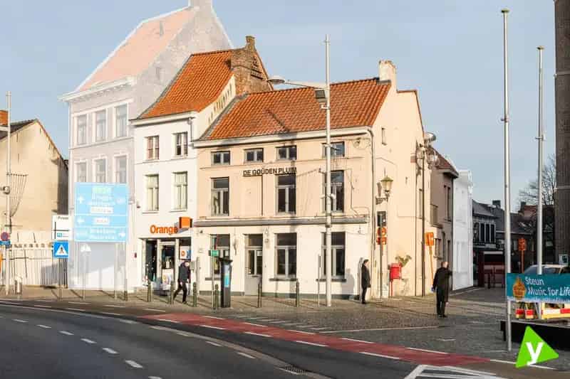Investeringsproject te koop gelegen op de Markt van Eeklo