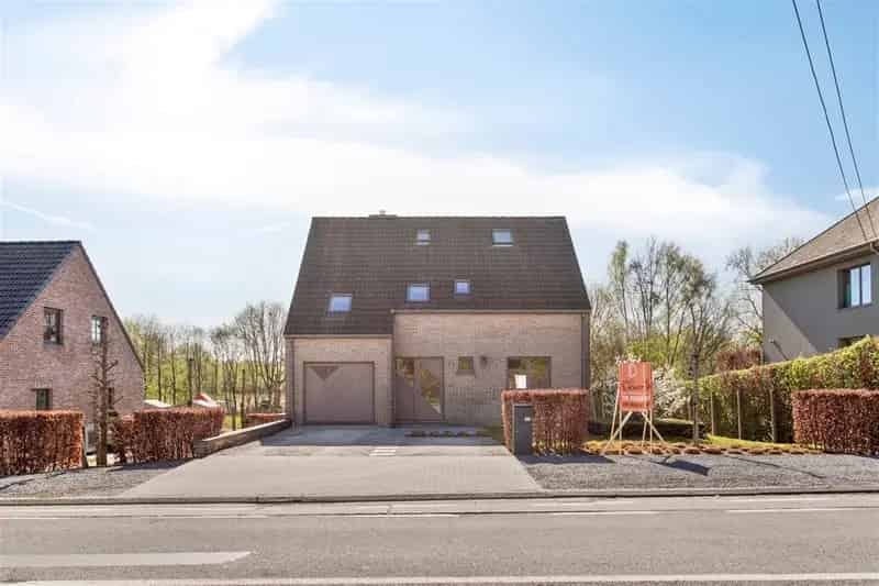 Instapklare mooi gelegen woning in deelgemeente Bevere