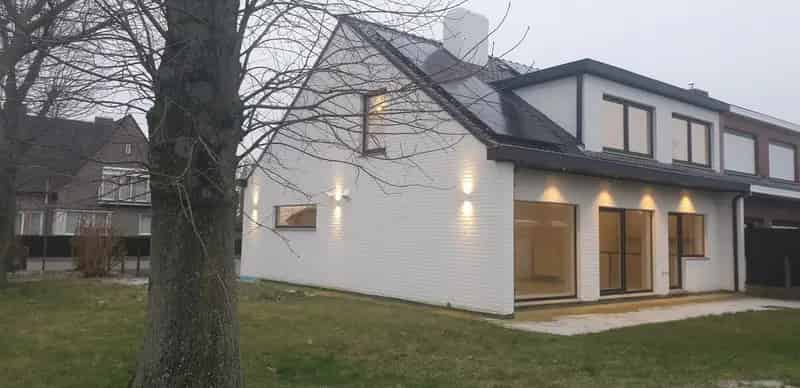 Volledig gerenoveerde Half Open Bebouwing