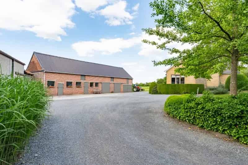 Huis te koop Ledegem: Landelijke woning op 1 hectare