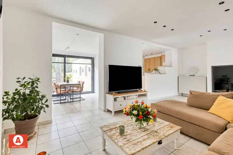 !!! IN OPTIE !!! Instapklare woning op centrale liggig