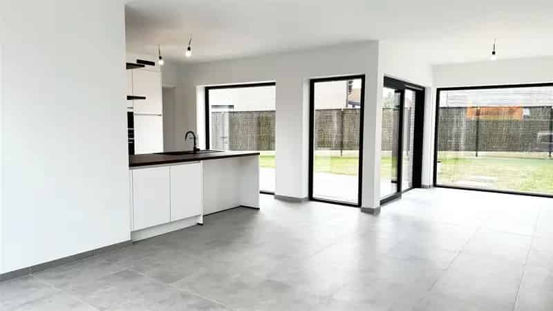 Ben-woning met drie slaapkamers - reeds geschilderd - instapklaar