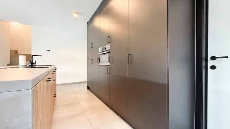 Instapklare BEN-woning met 4slpk en grote omheinde tuin!