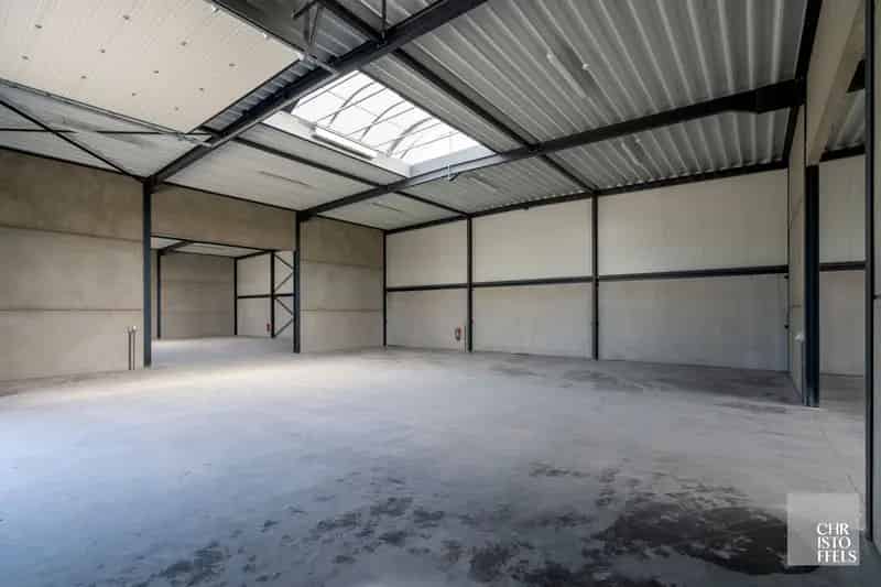 Nieuwe KMO-unit van 225m² op bedrijventerrein in Lanklaar!