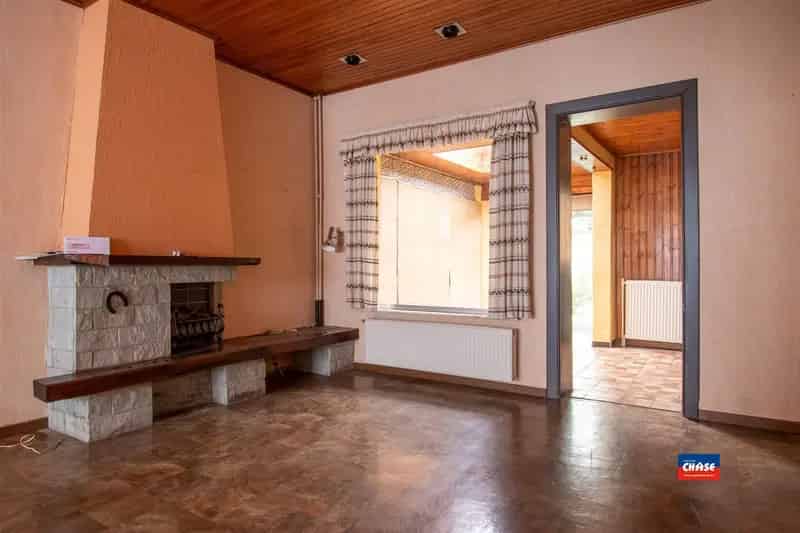 Charmante (te renoveren) rijwoning met 2 slaapkamers en tuin