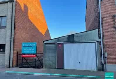 Bouwgrond voor gesloten bebouwing op rustige ligging nabij het station en faciliteiten centrum Asse!