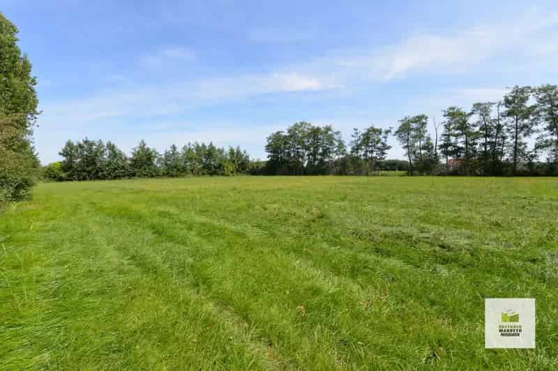 Villa met weide 3.500 m2 en akkerland van 1,4 Ha mét vergunning voor een nieuwe loods van 300 m2