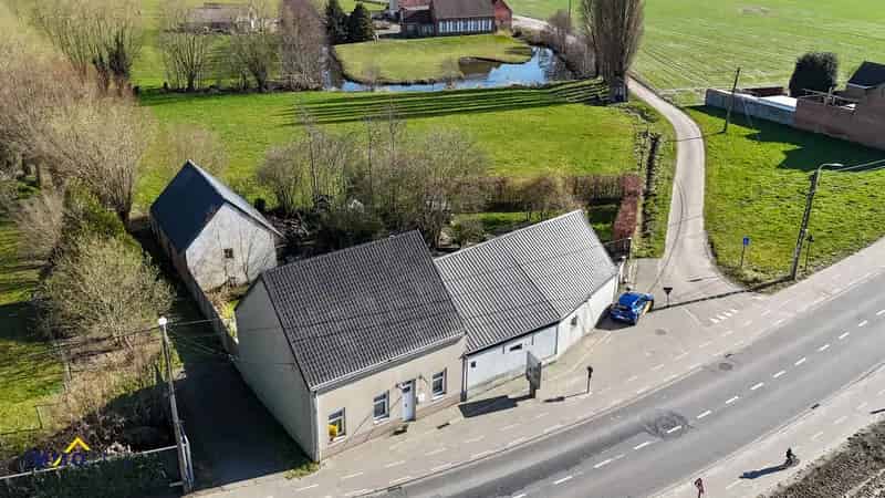 Ruime open bebouwing met tuin en opslagplaats te Lebbeke!