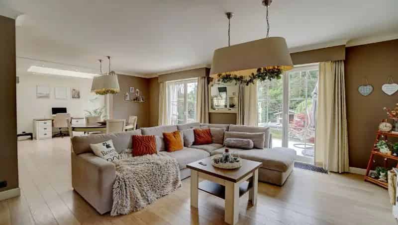 Vernieuwde gelijkvloerse woning van 164m² op 11a80ca