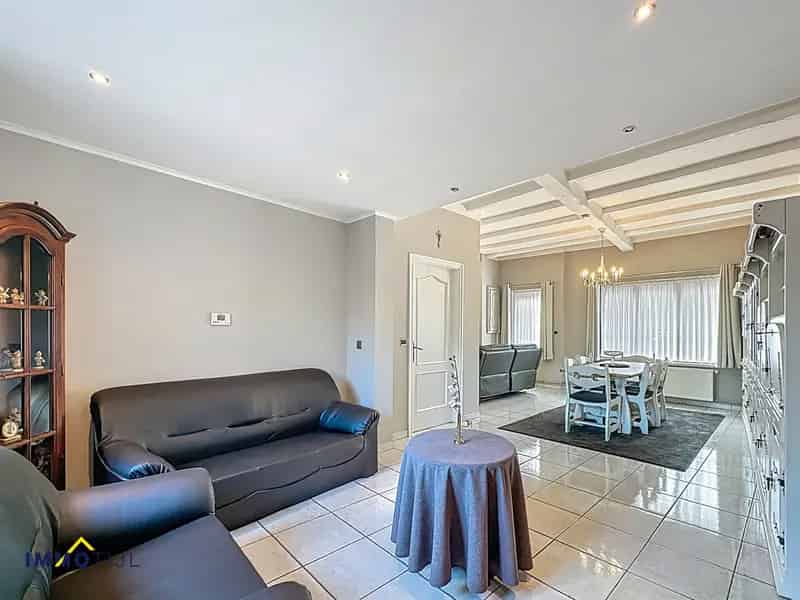 Gerenoveerde woning met ruime garage en tuin!