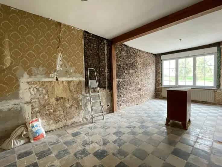 Huis Te Koop Warnant-Dreye Grote woning met atelier en garage