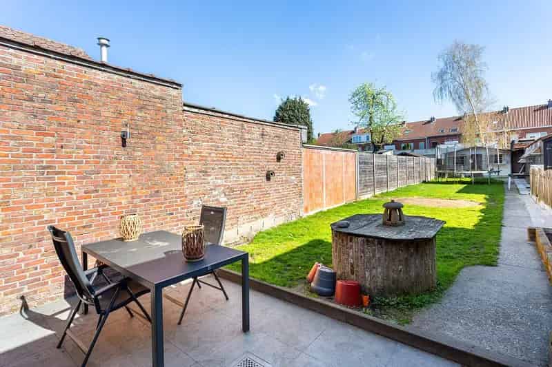 Instapklare woning met 3 slaapkamers en grote zonnige tuin