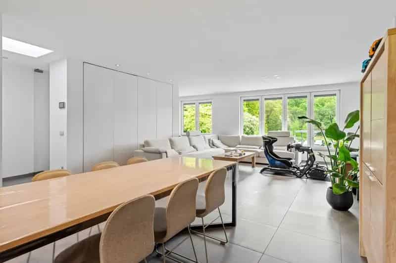 Instapklare bel-etage met 2 slpks, garage en stadstuin