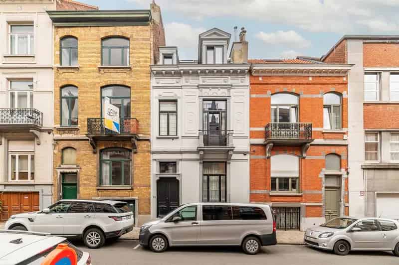 Huis te huur Elsene 4 slaapkamers tuin gerenoveerd