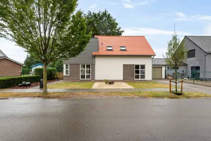 Instapklaar & zéér gunstig gelegen landhuis (HOB) op 517m² met 3 SLK, 2 BADK, garage & Z-tuin