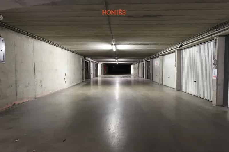 Strategisch gelegen ondergrondse garagebox