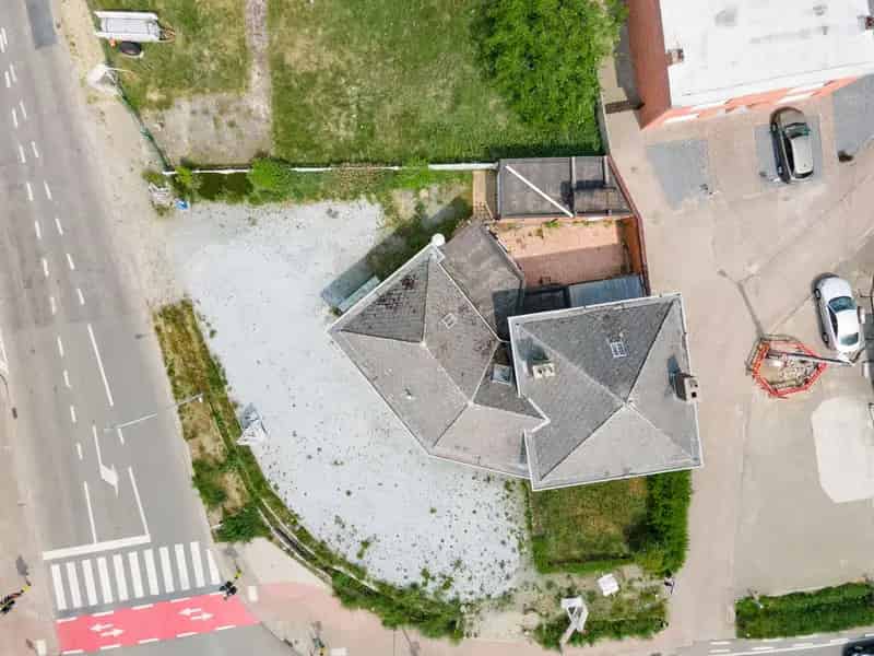 Woning met handelszaak op commerciële locatie