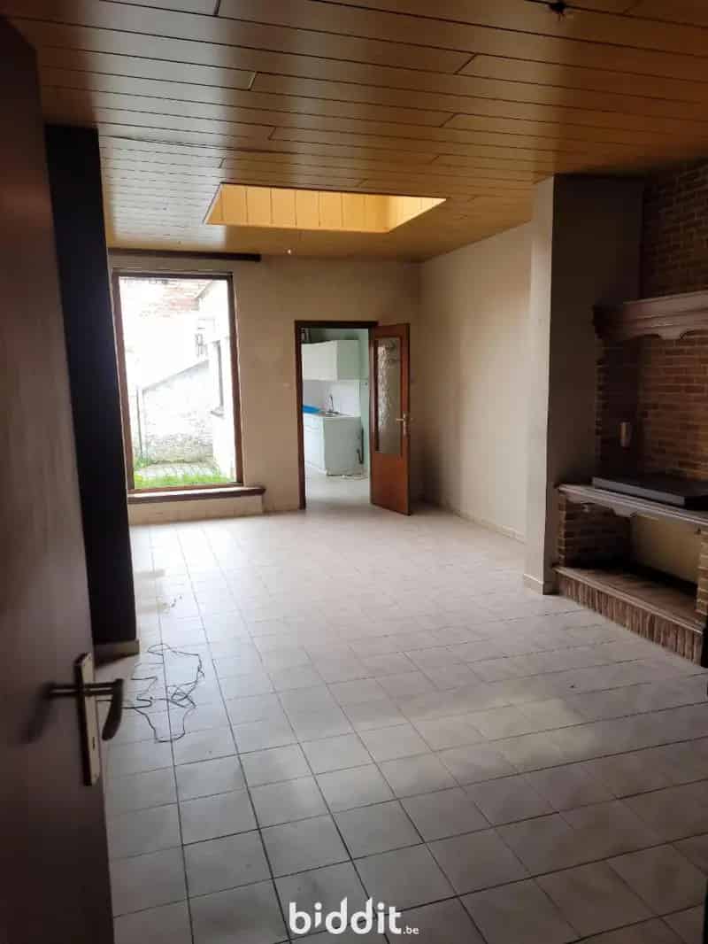 Rustig gelegen, te renoveren woning te Kazernestraat 40