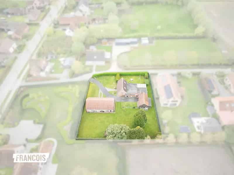 Charmante eigendom met veel potentieel op toplocatie in Moerbeke-Waas.