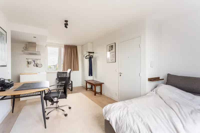 Appartement te huur: Instapklare studio met badkamer en keuken