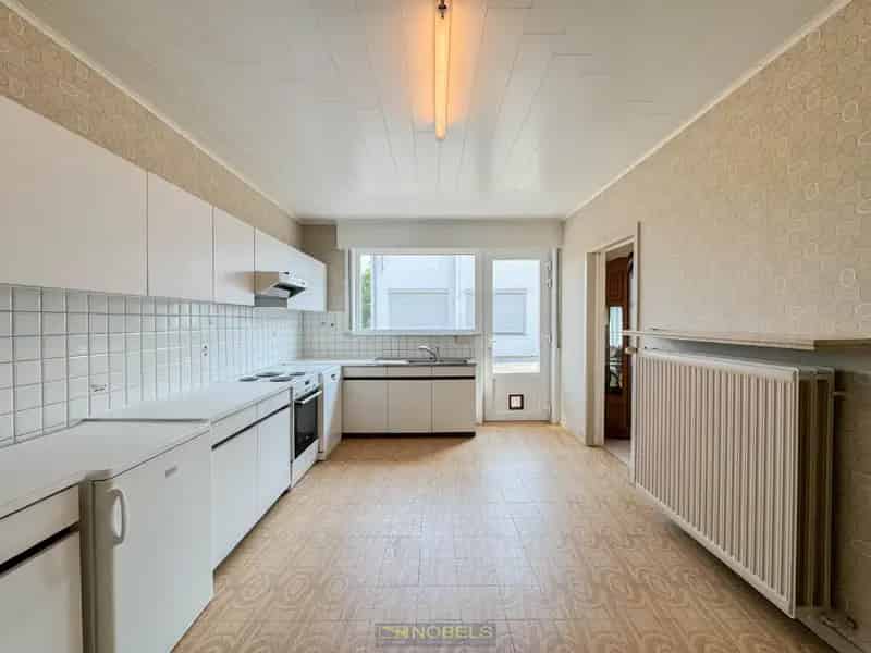 Bungalow te Oudenaarde met magazijn 205m²