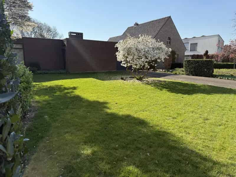 Jaren 70 Villa te huur Mol - Architect Roger Vanhoof