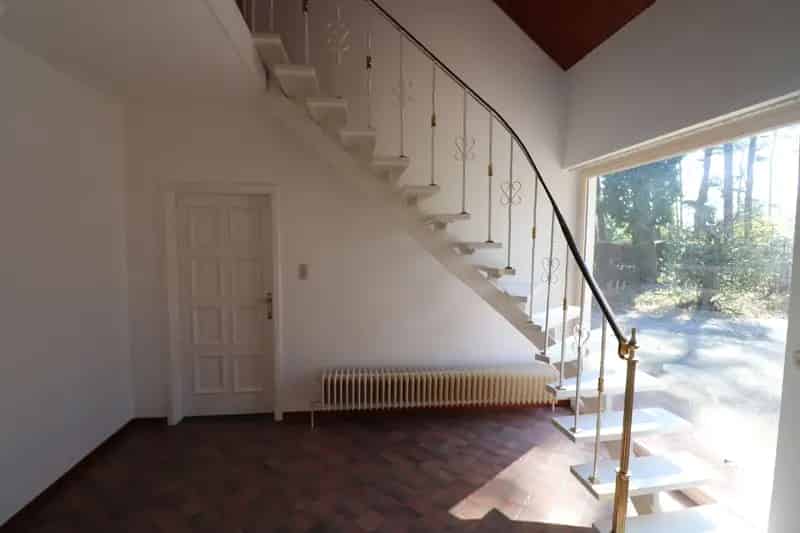 Charmante villa met 5 slaapkamers op een perceel van 1.785m² - Gelegen in een rustige en kindvriendelijke verkaveling.