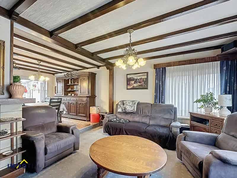 Halfopen gezinswoning met 3 slaapkamers te Denderleeuw!