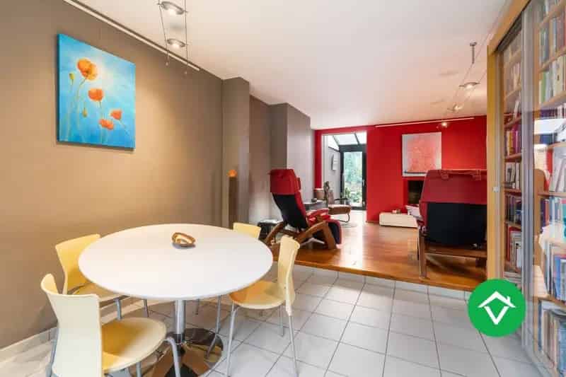 Charmante, instapklare woning met 3 slaapkamers en tuin nabij het stadspark te Roeselare