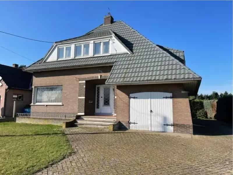 Renovatiewoning met bouwvergunning