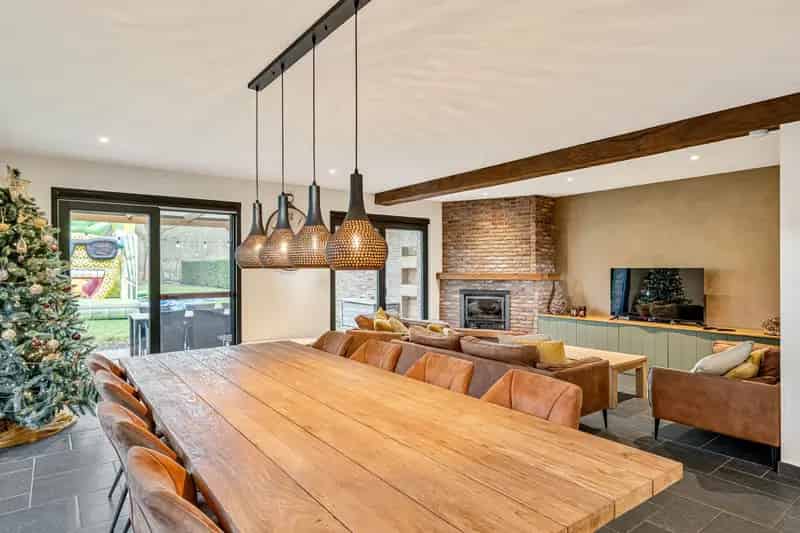 Gerenoveerde open bebouwing te koop in Moerbeke met 4 slpks