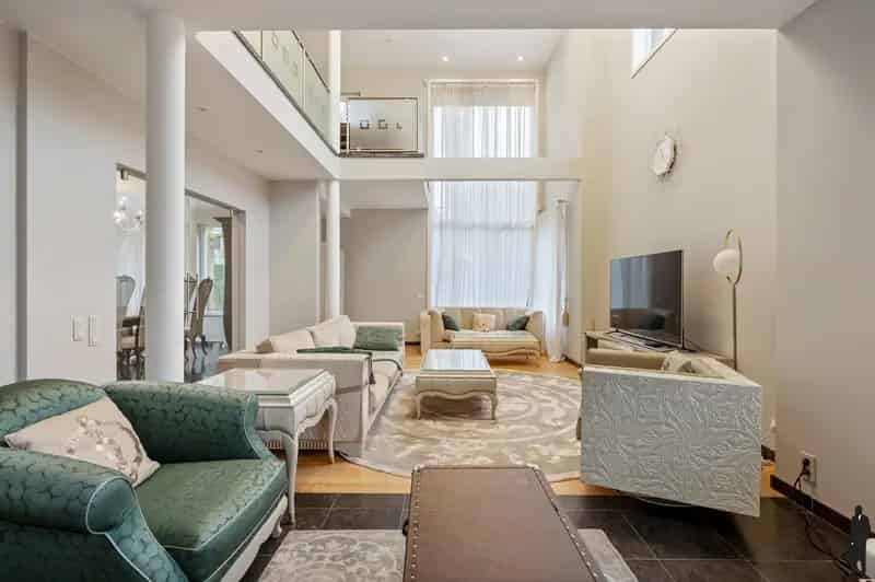 Moderne villa met zwembad op ca. 2.066 m² in Koningshof!