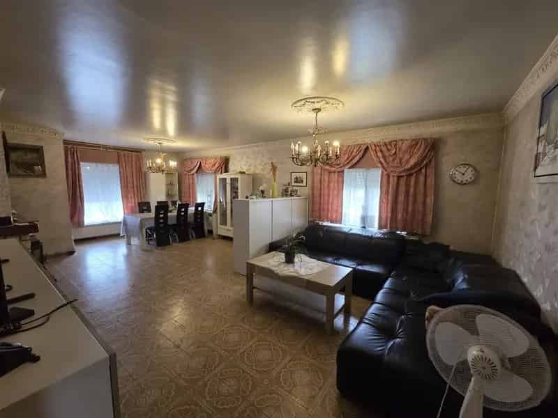 Ruime halfopen woning te Brakel
