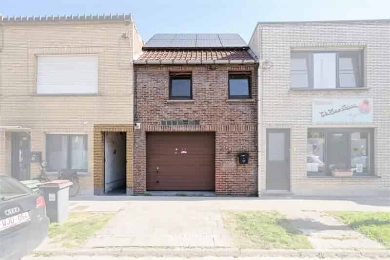 Verrassend lichtrijke woning met 3 slaapkamers, inpandige garage en tuin
