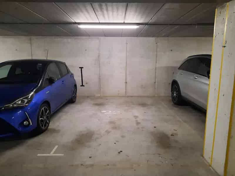 Staanplaatsen in afgesloten parkeerkelder
