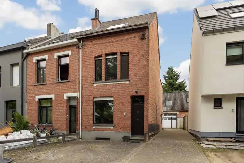 Te renoveren woning met magazijn in Mechelen-Zuid