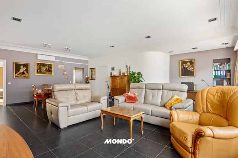 Unieke Kangeroewoning in Hemiksem: Ruimte, comfort en mogelijkheden!