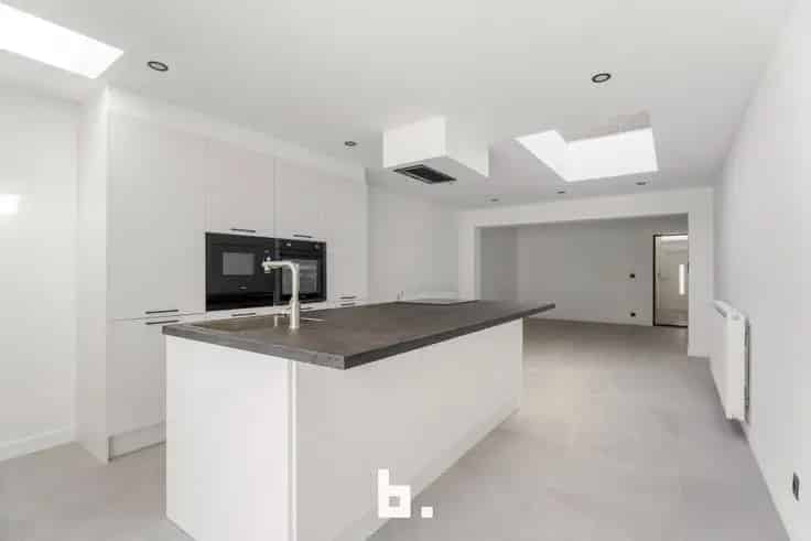 Huis Te Koop Roeselare: Gerenoveerde Stadswoning