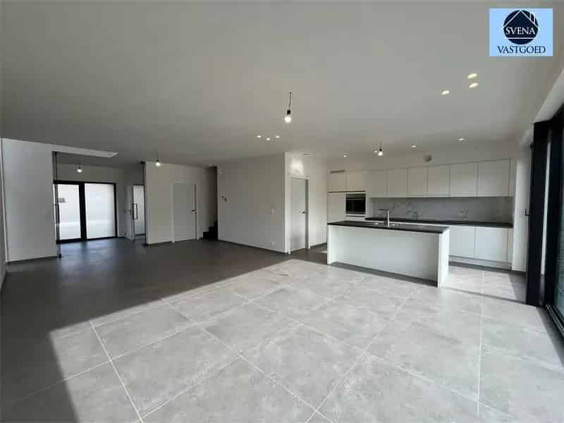 PRACHTIGE NIEUWBOUWWONING MET 5 SLAAPKAMERS