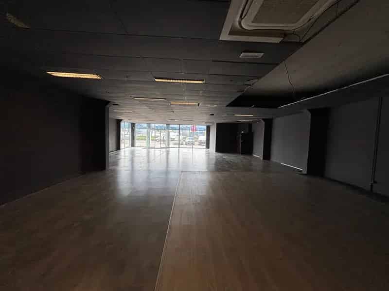 Handelspand (495  m²) op AAA-locatie op de A12 - Aartselaar