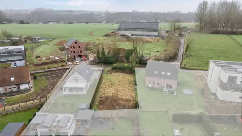 Perceel bouwgrond voor open bebouwing op 5a 27ca