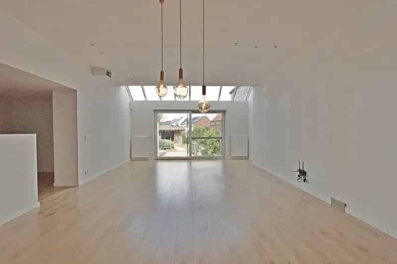 Handelshuis: Woning met winkel- kantoorruimte-vrij beroep in hartje Westkapelle te koop