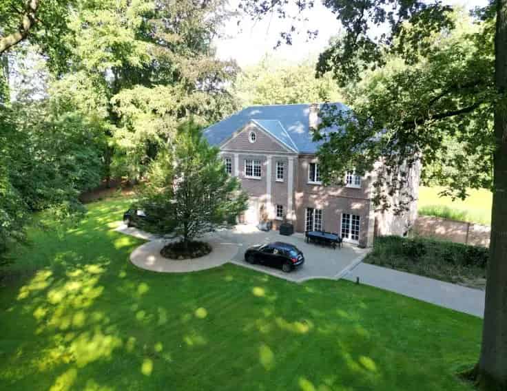 Luxe Villa Te Koop Ruime Villa 5 slaapkamers Zwembad
