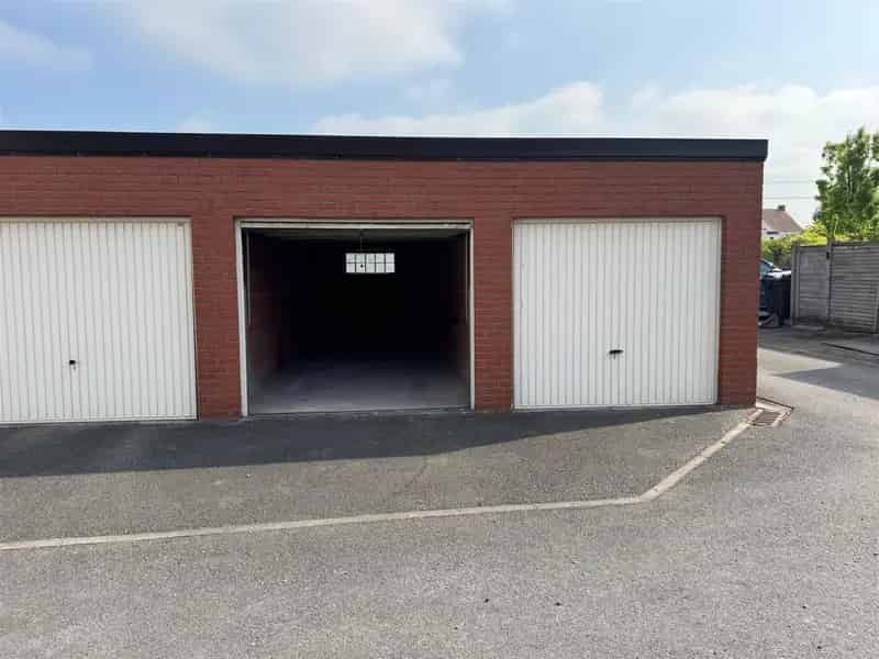 Parking / Garage