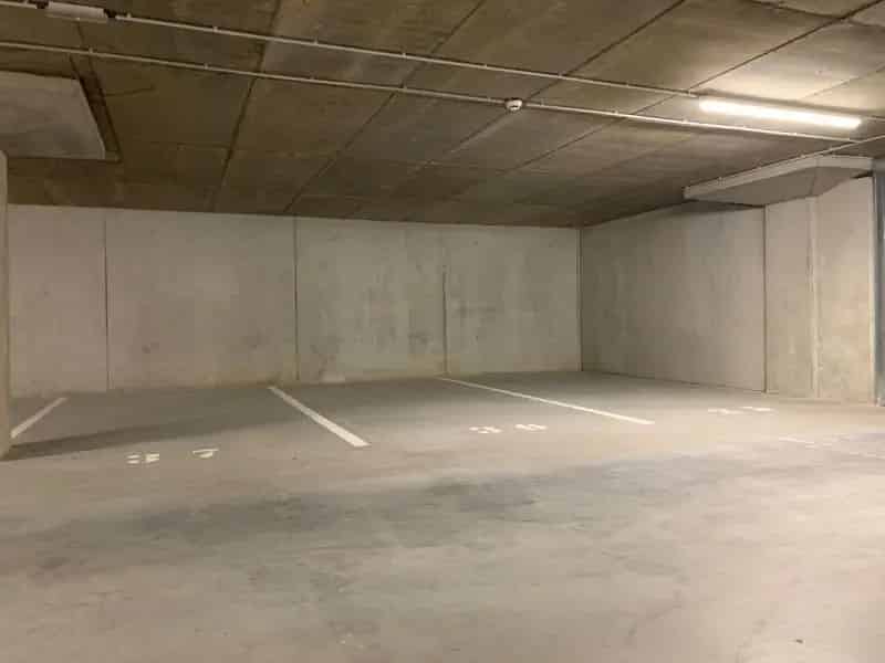 Ideaal investeringspakket met 6 ondergrondse parkings