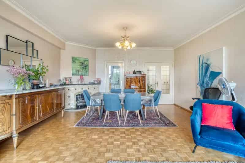 Ruim 3 Slaapkamer Appartement Nabij Stadspark