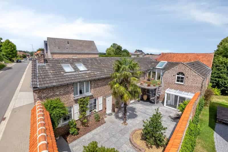 Authentieke hoevewoning met gezellige binnenkoer